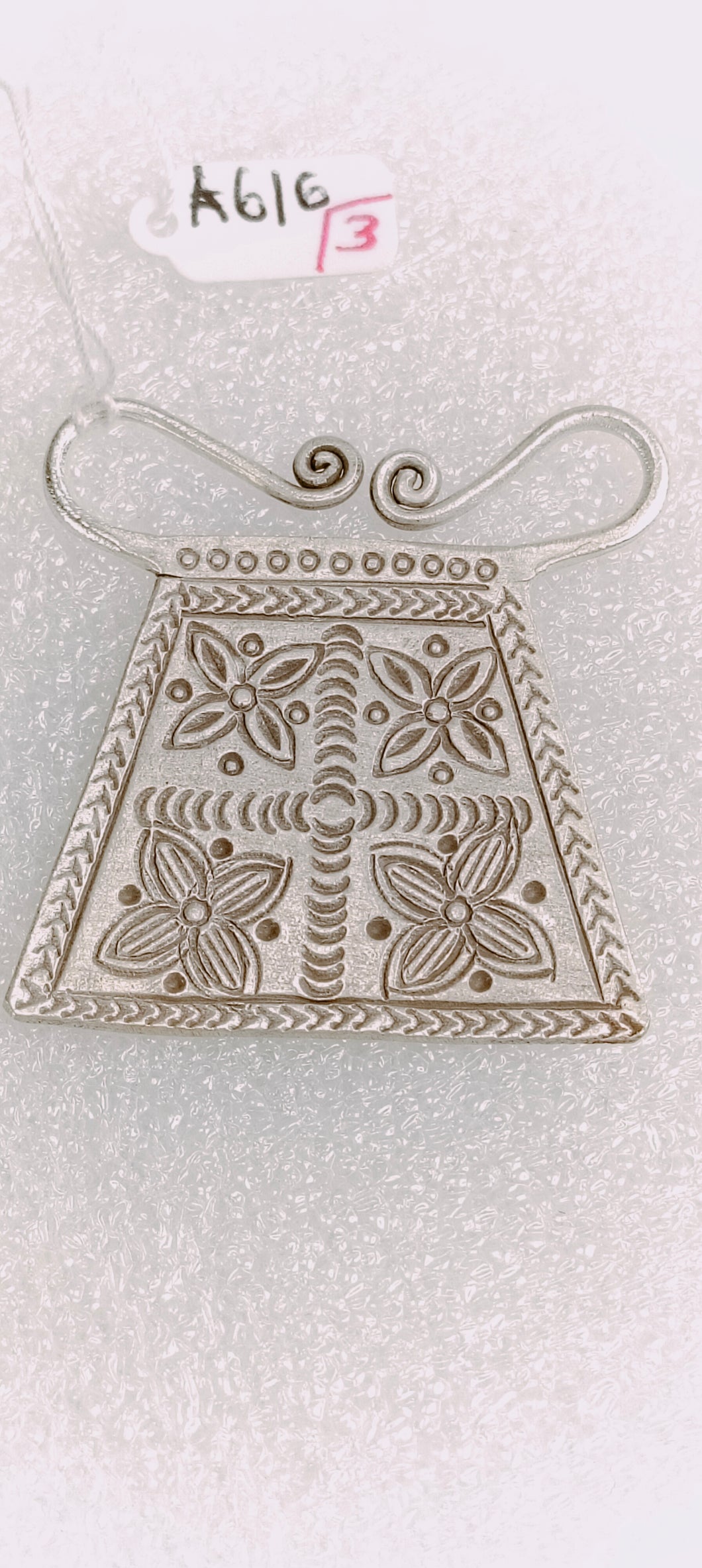 616 Silvery Jewelry