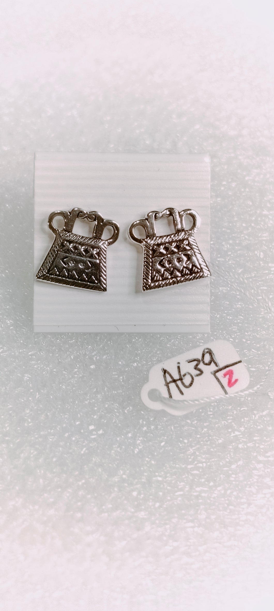 639 Silvery Jewelry