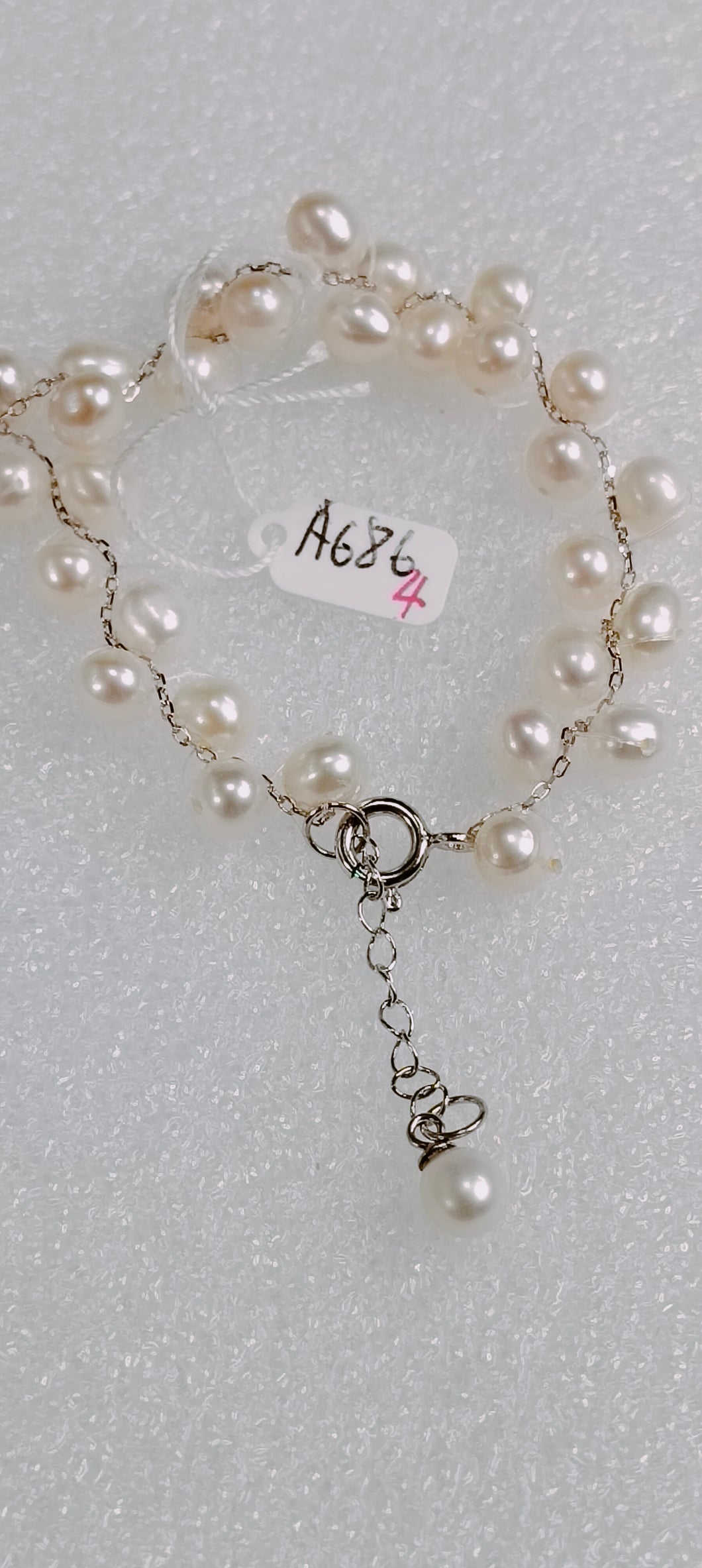 686 Silvery Jewelry