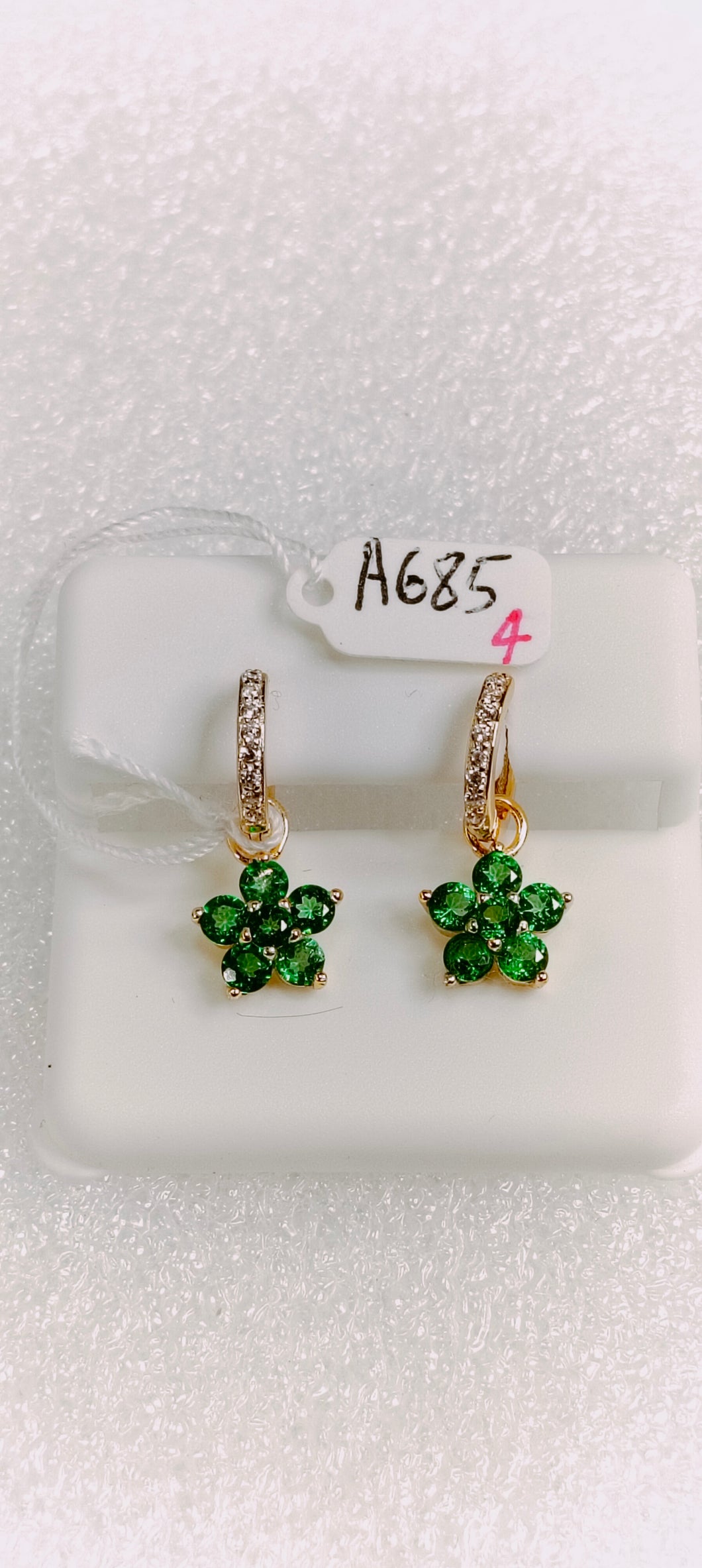 685 Silvery Jewelry