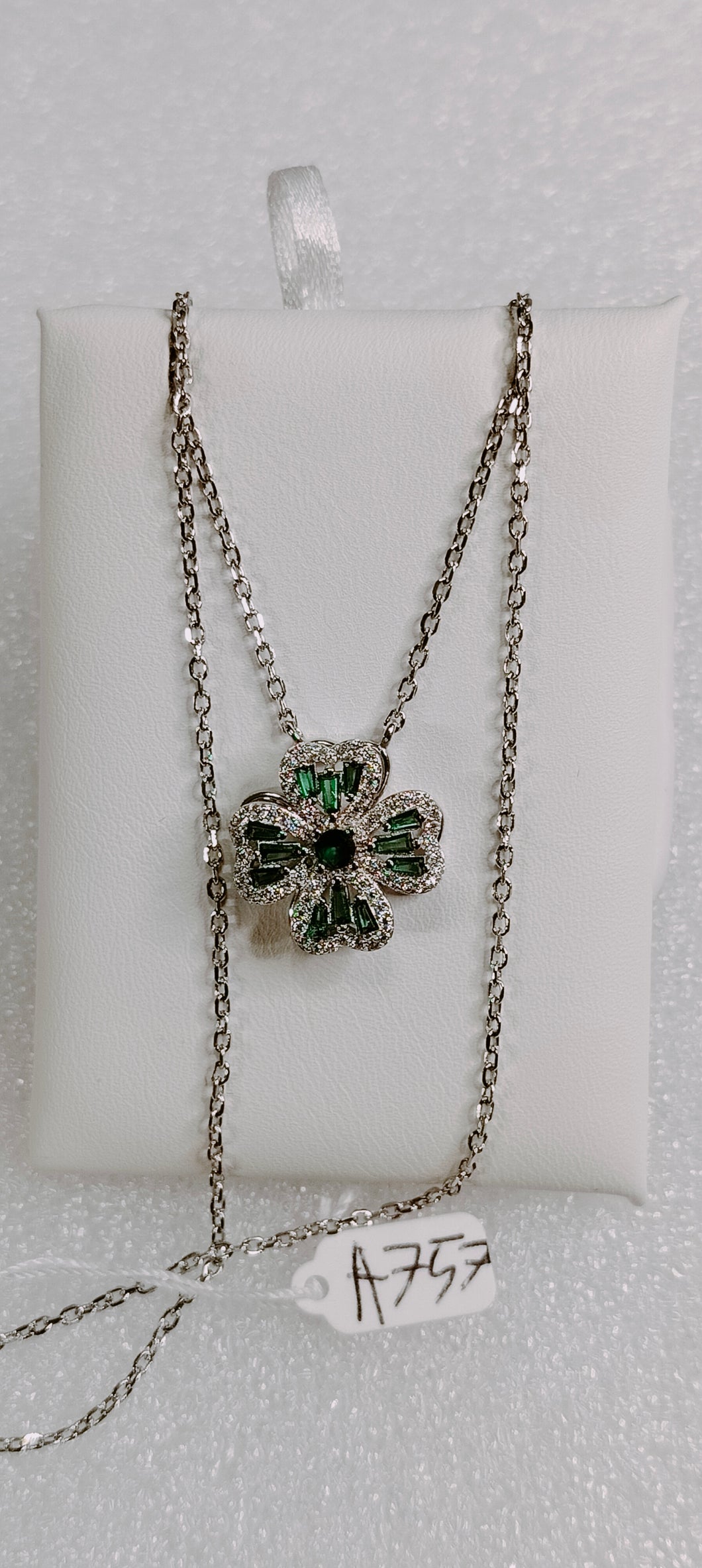 757 Silvery Jewelry