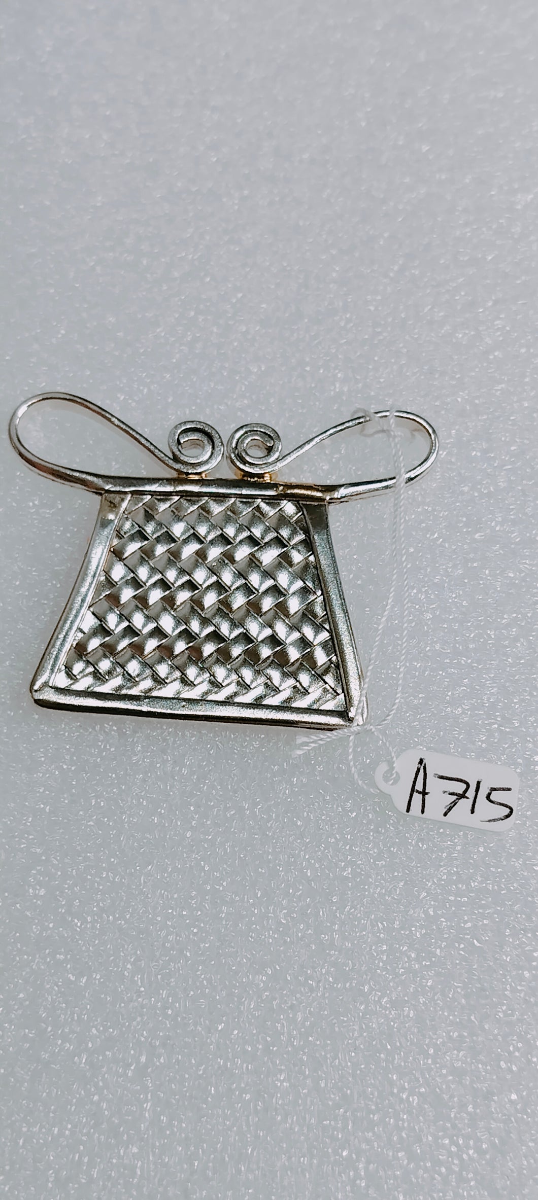 715 Silvery Jewelry