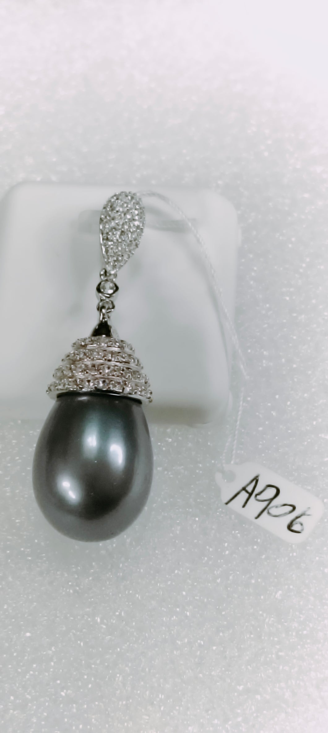 906 Silvery Jewelry